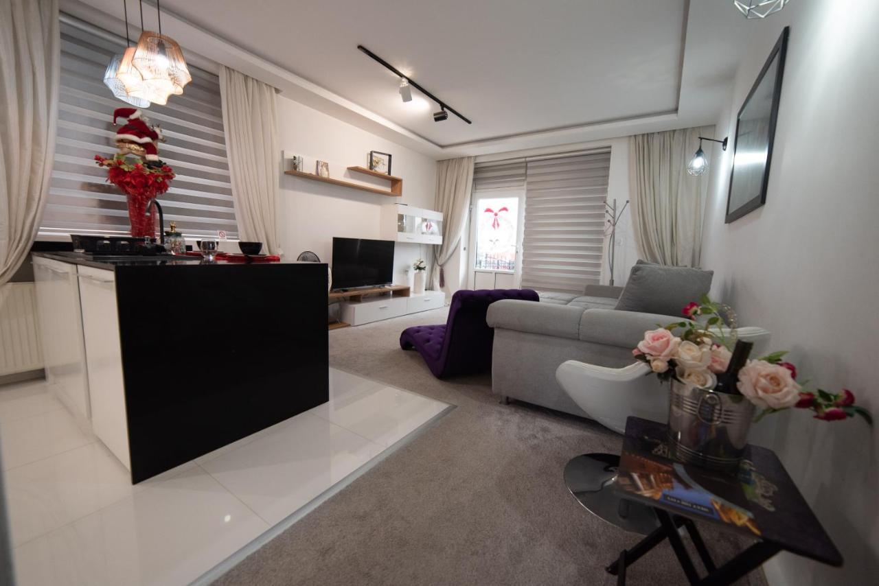 Jelenar Apartment โนวีซาด ภายนอก รูปภาพ