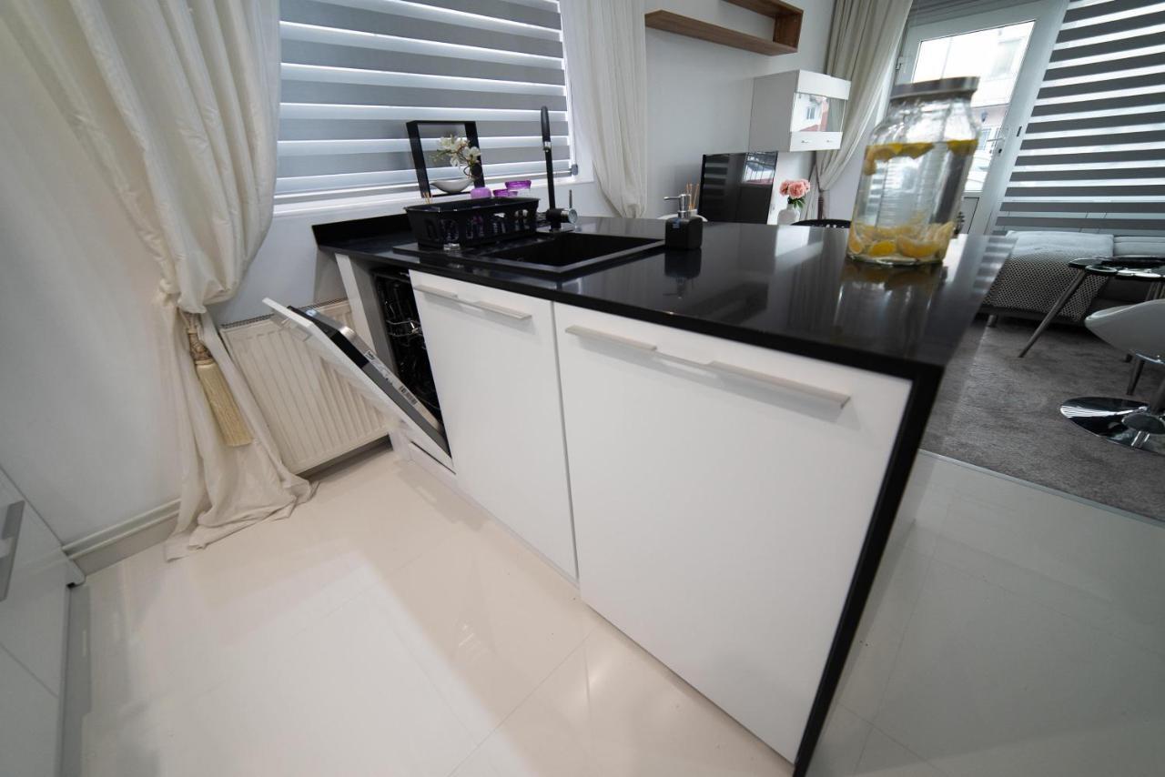 Jelenar Apartment โนวีซาด ภายนอก รูปภาพ