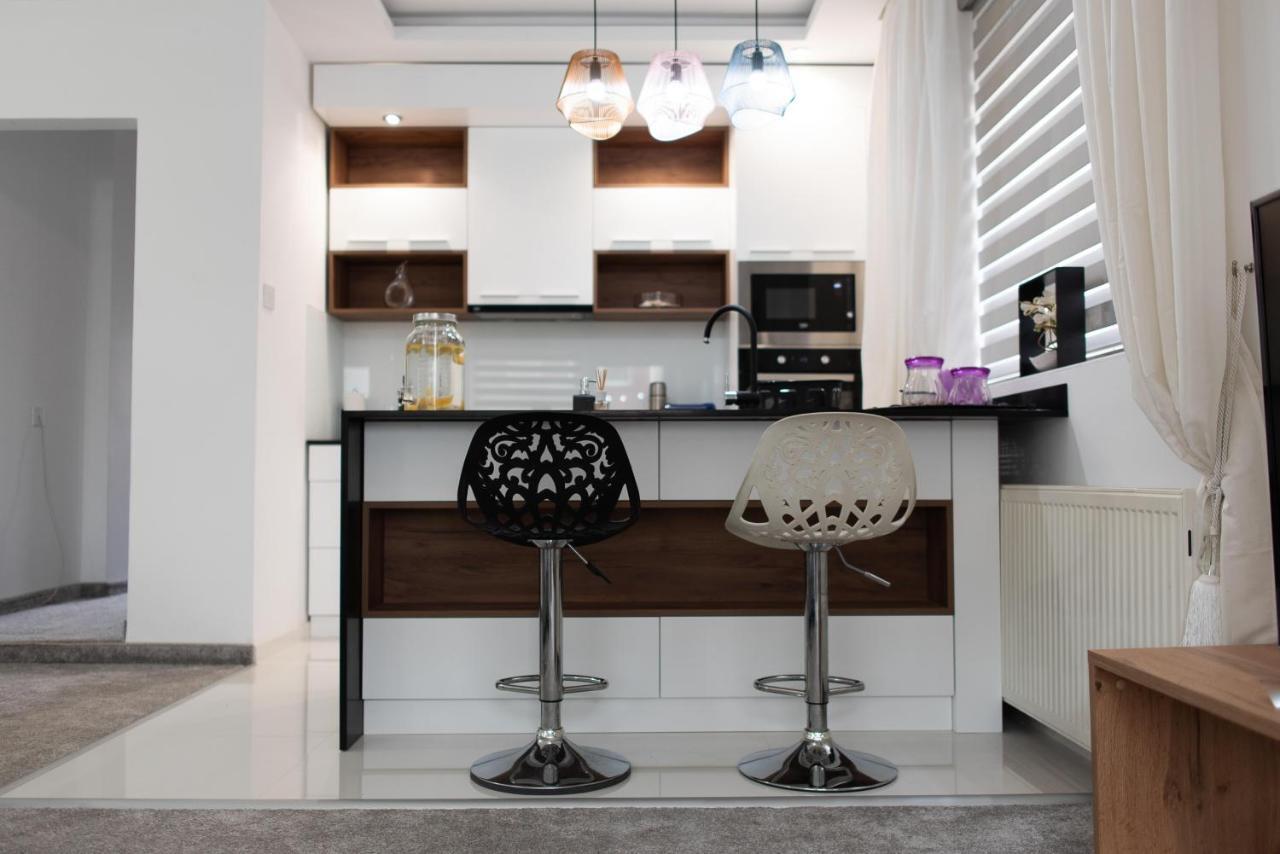 Jelenar Apartment โนวีซาด ภายนอก รูปภาพ