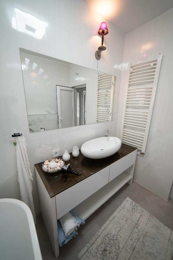 Jelenar Apartment โนวีซาด ภายนอก รูปภาพ