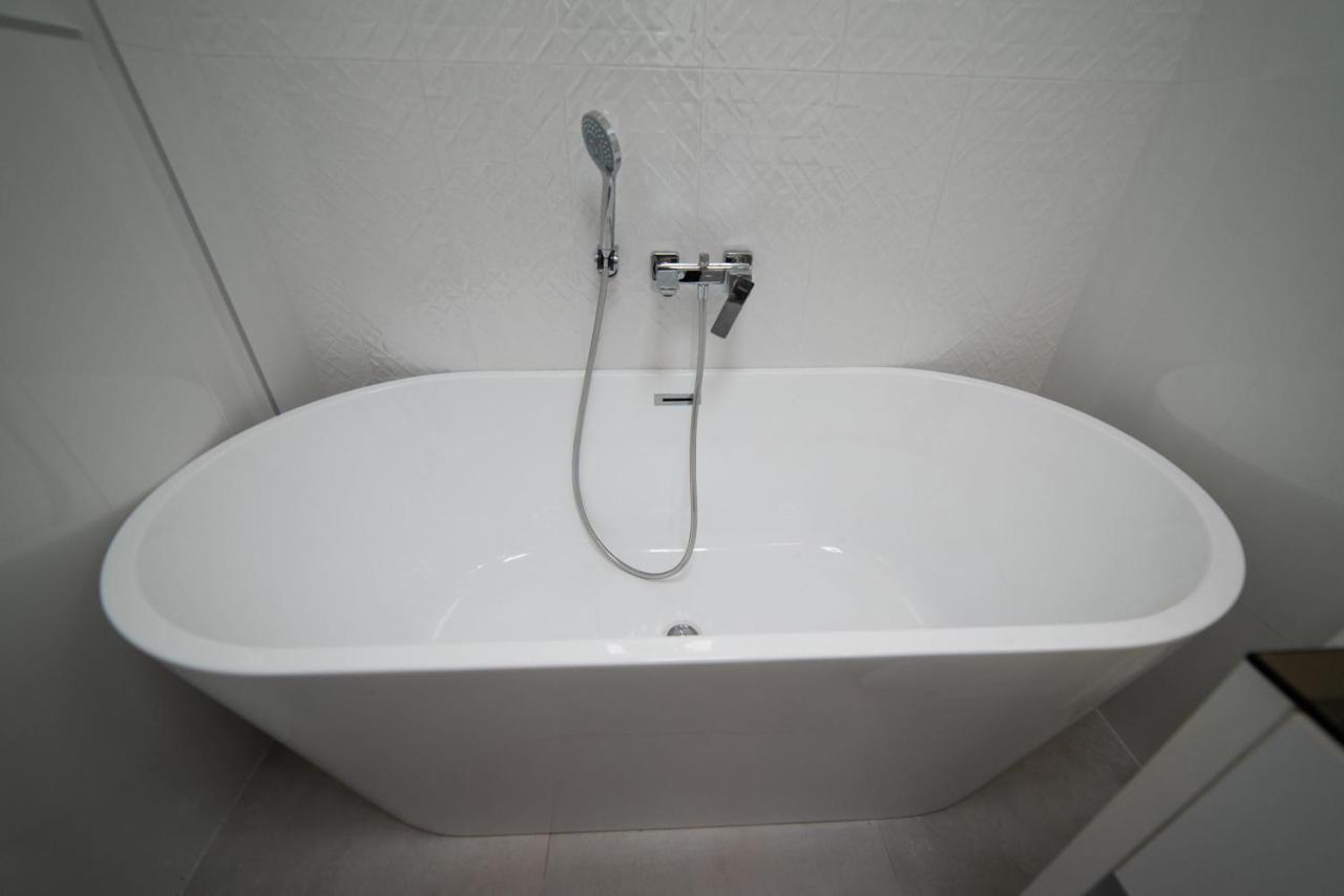 Jelenar Apartment โนวีซาด ภายนอก รูปภาพ