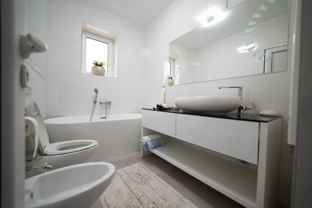 Jelenar Apartment โนวีซาด ภายนอก รูปภาพ