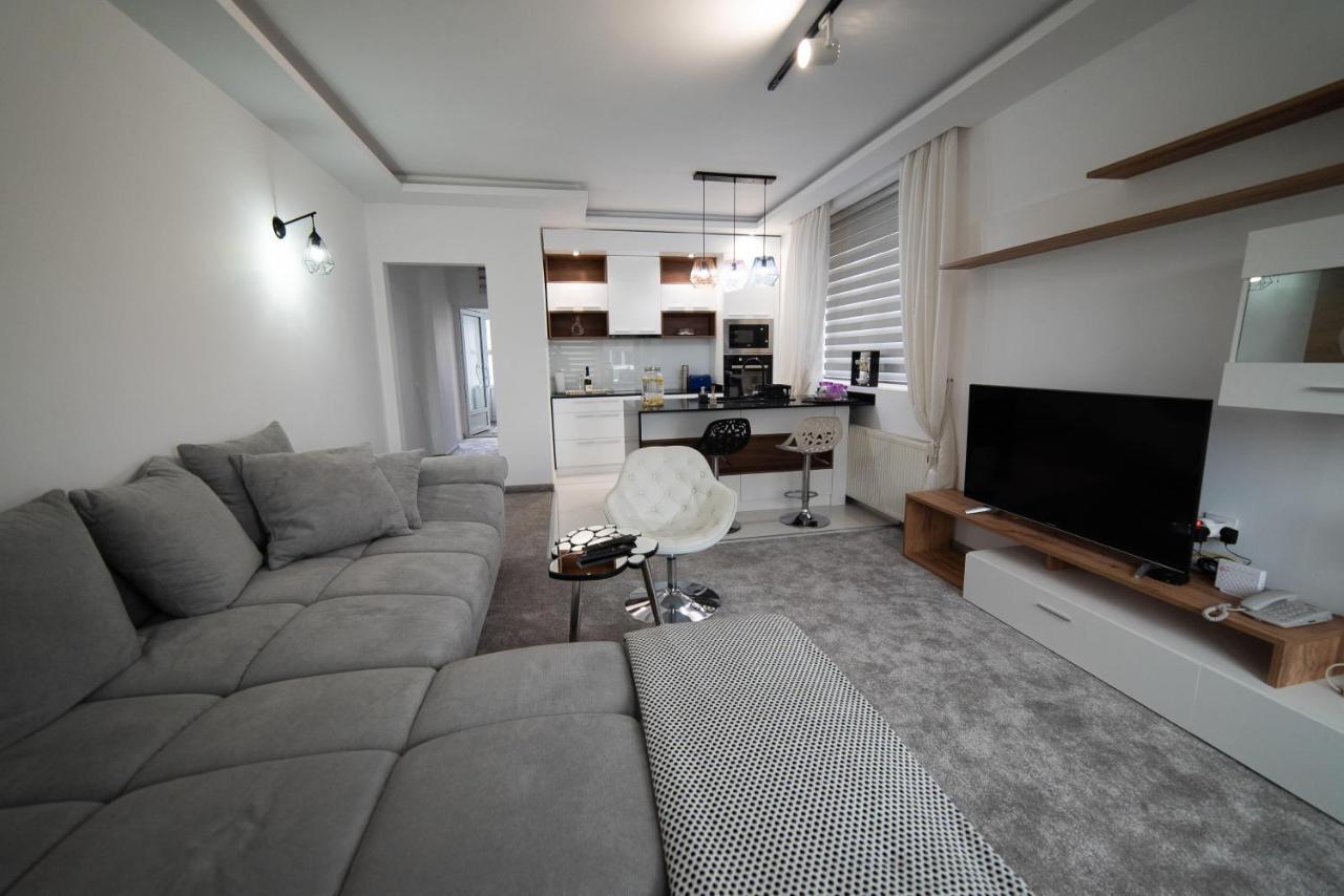Jelenar Apartment โนวีซาด ภายนอก รูปภาพ